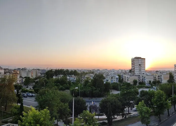 City Panorama + Free Street Parking